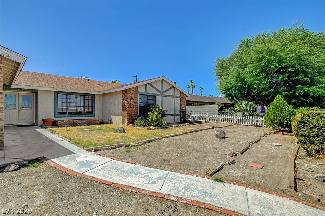 4 bed, 2.5 bath, 2652 sqft, $1,895 — Photo 4