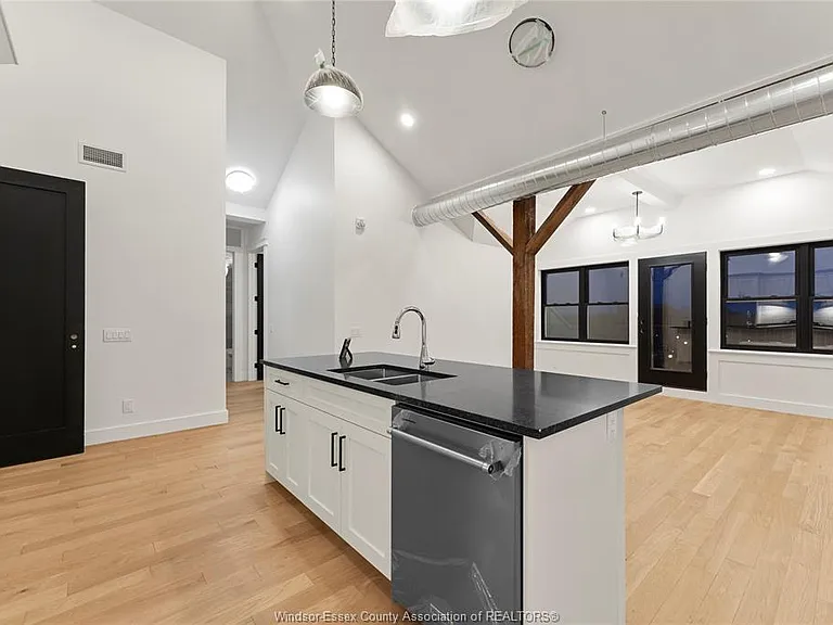 247 Brock St #403 — Photo 7