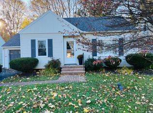 211 Hunt Dr, Fayetteville, NY 13066