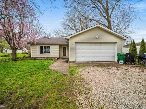 1456 Lake View Ave, Madison, OH 44057