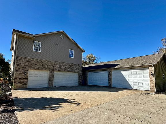 Garage Parking for 7 Cars