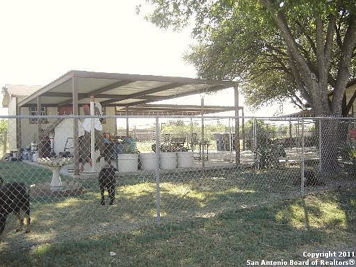 3rd image of 405 NOGALITOS