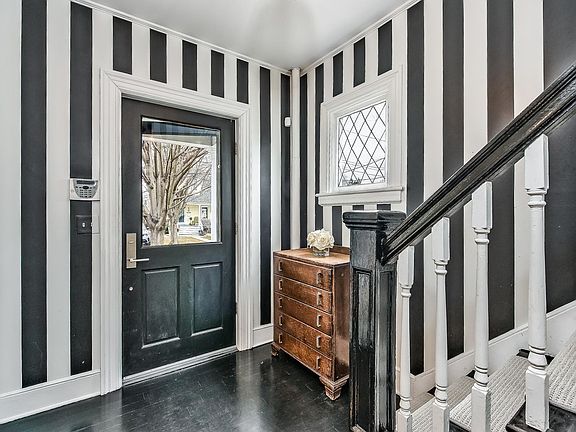 3rd image of 9 Clark Ct