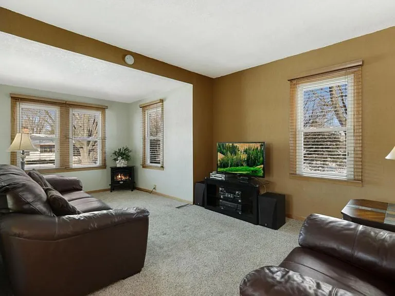 3617 Edward St NE — Photo 4
