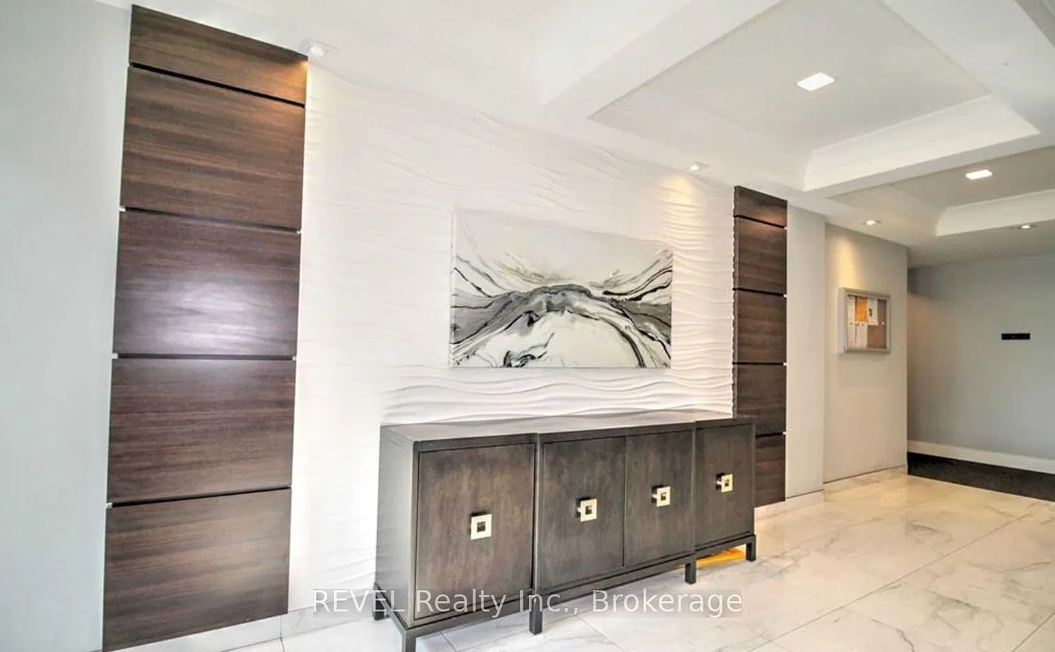 630 Sauve St — Photo 3