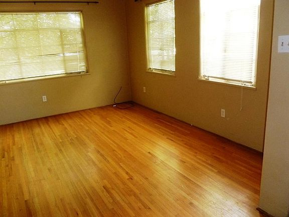 2nd image of 4114 Mesa Verde Ave NE