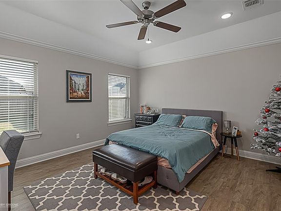 2nd image of 4011 False River Dr