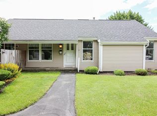 51 S Estate Dr, Webster, NY 14580