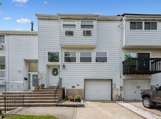 177 Forest Grn, Staten Island, NY 10312