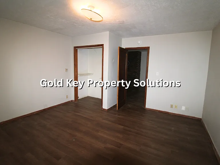 517-519 N Wheeling Ave — Photo 13
