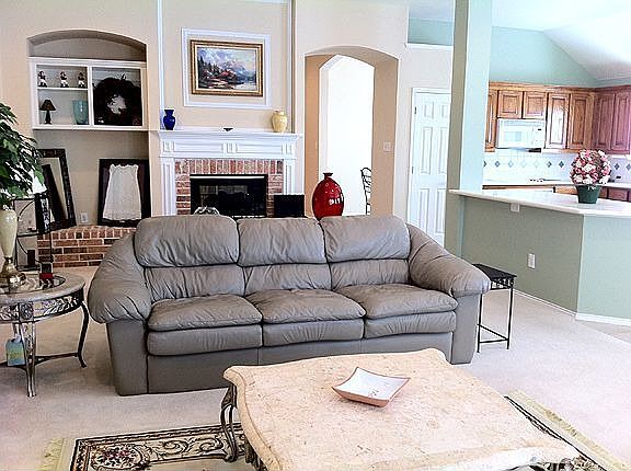 2nd image of 4616 Holly Berry Dr