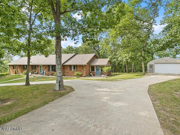 2nd image of 6618 Henwick Ln