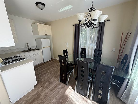 5th image of 1031 Thompson Ave #C