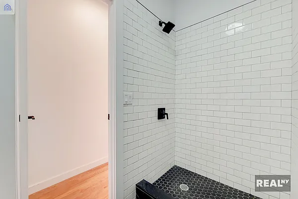 Rented by REAL New York | media 17