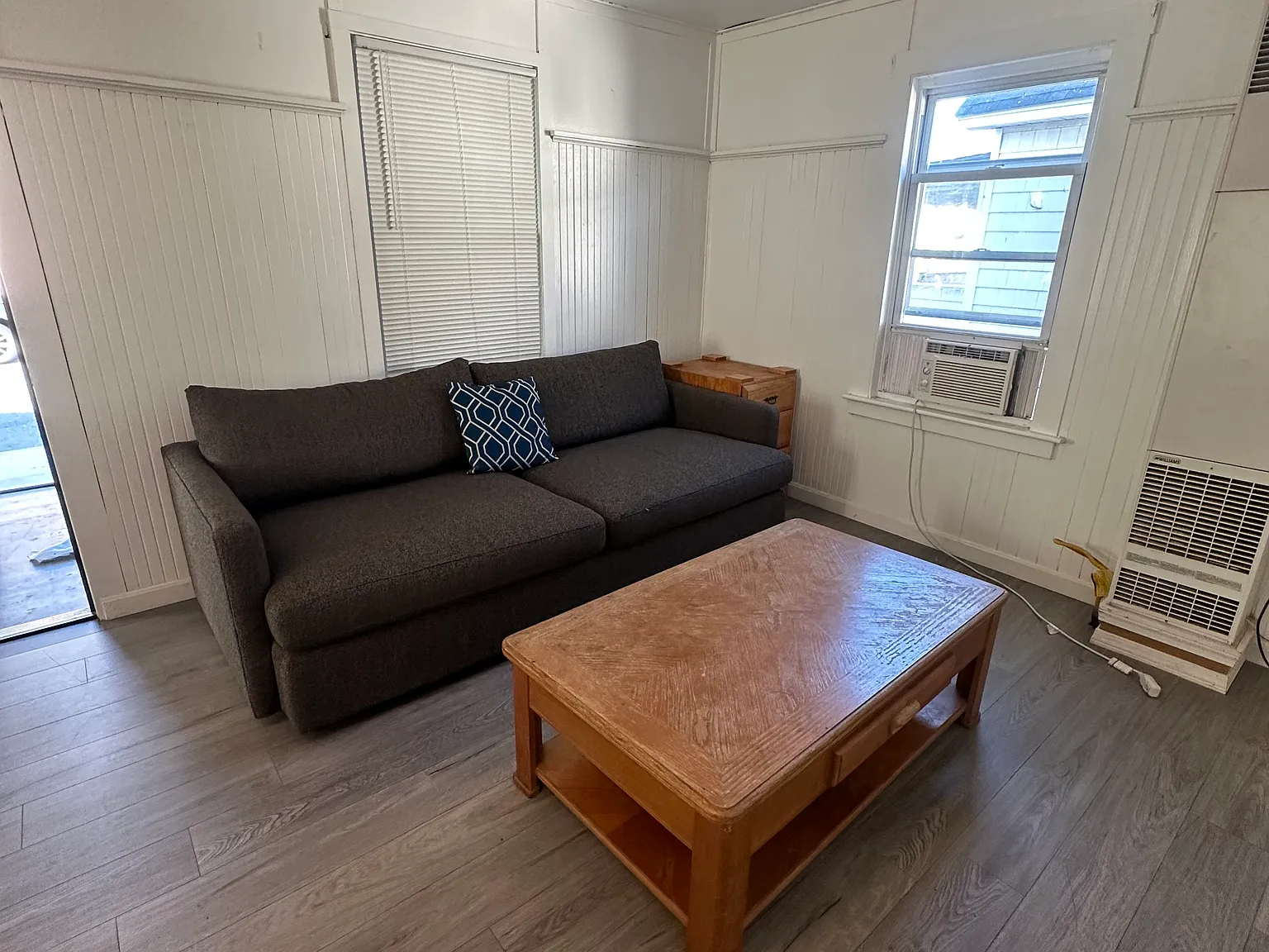 4 bed, 1.5 bath, $3,400 — Photo 4