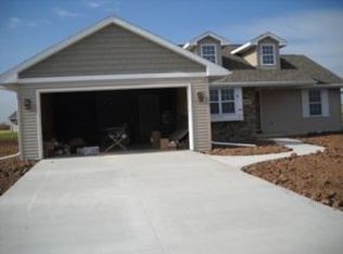 2119 Mahogany Trl, De Pere, WI 54115