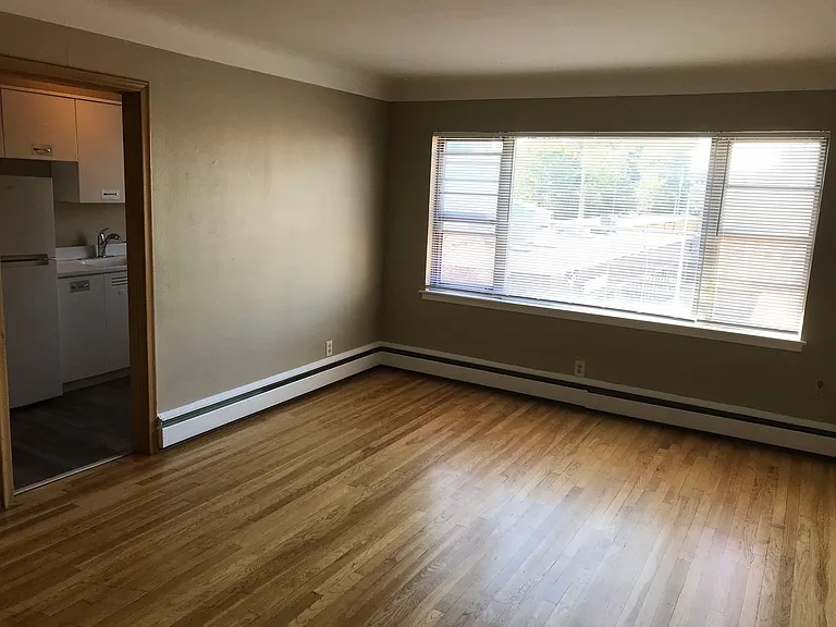 1573 Hartford Ave — Photo 24
