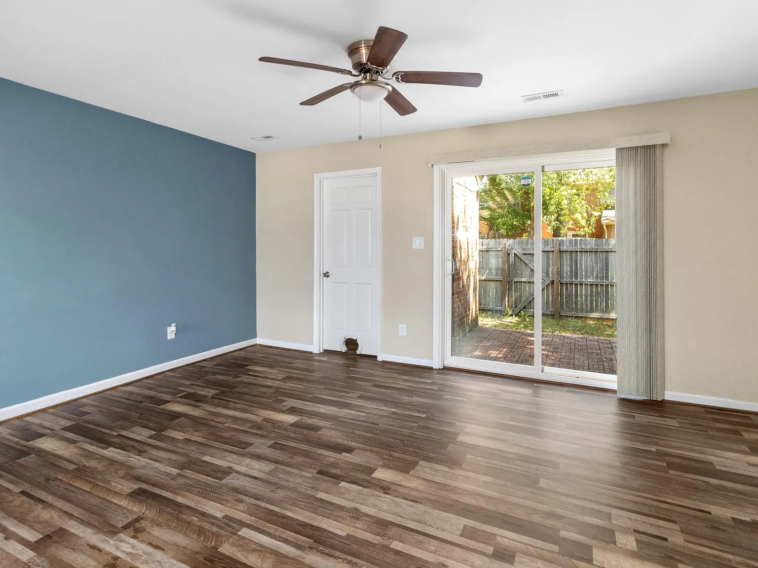 2 bed, 1.5 bath, 1152 sqft, $1,650 — Photo 3