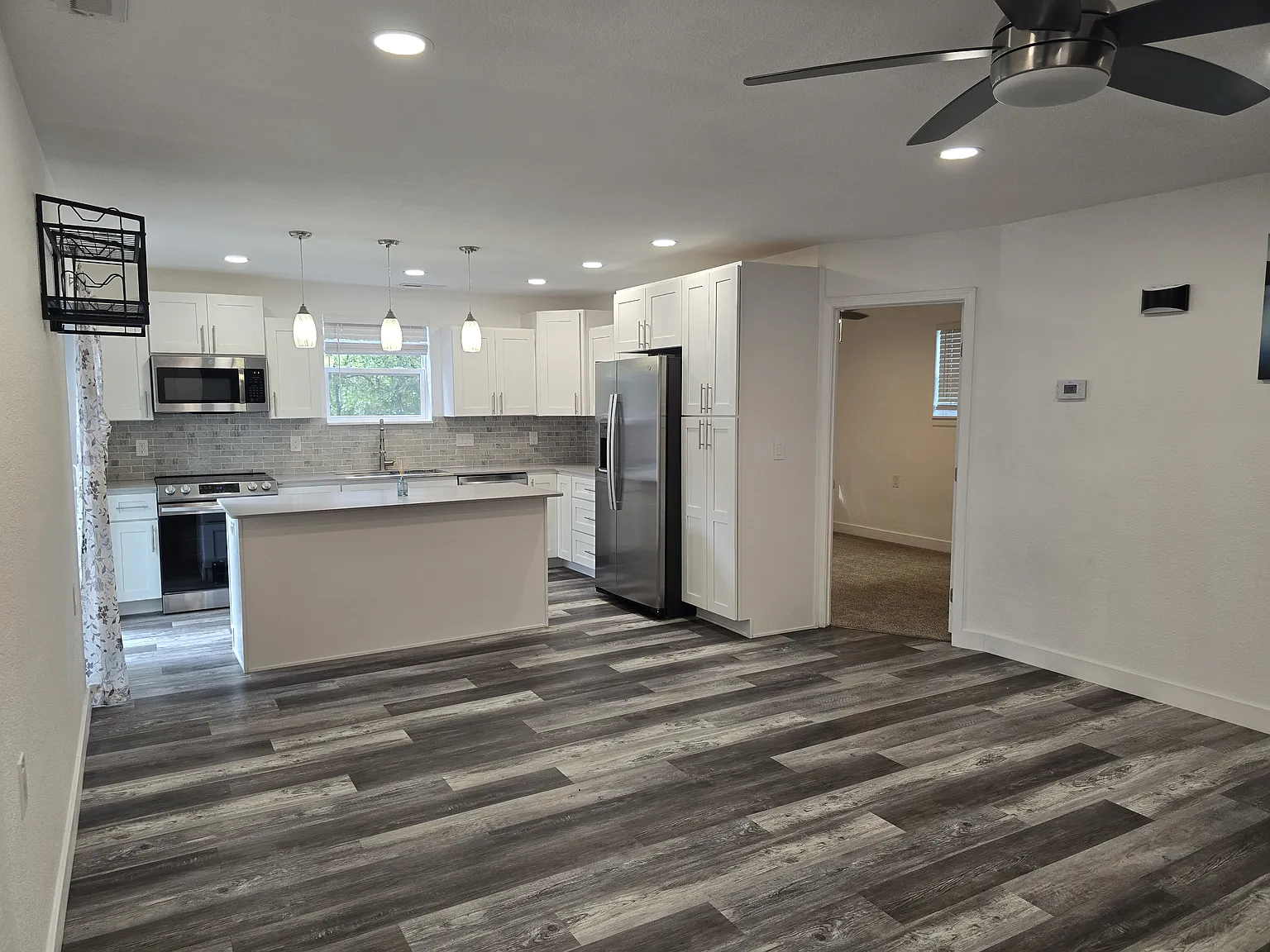 3 bed, 1136 sqft, $1,600 — Photo 3