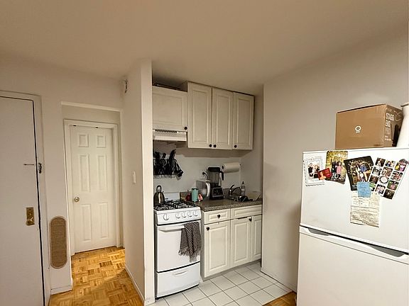 5th image of 6 Jones St APT 5C
