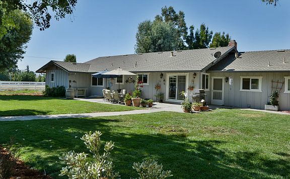 4th image of 14680 Columbet Ave