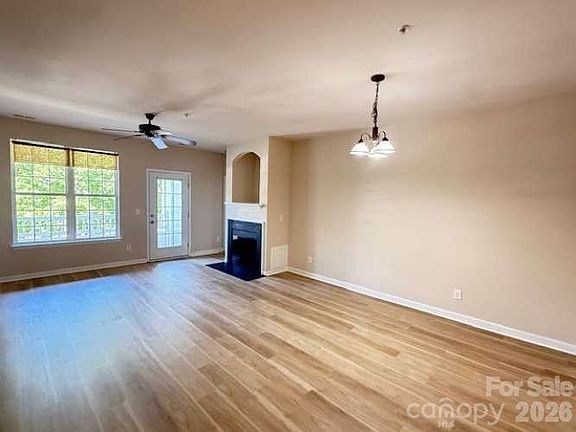 4th image of 18001 Delmas Dr APT 2E