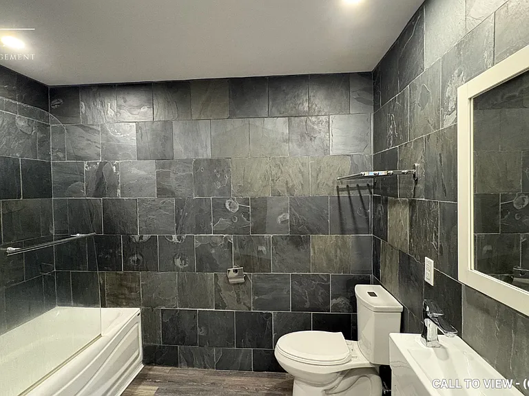 646 Main St E #1 — Photo 4