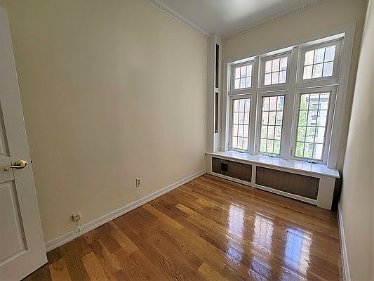 3rd image of 163 E 36th St #5Z