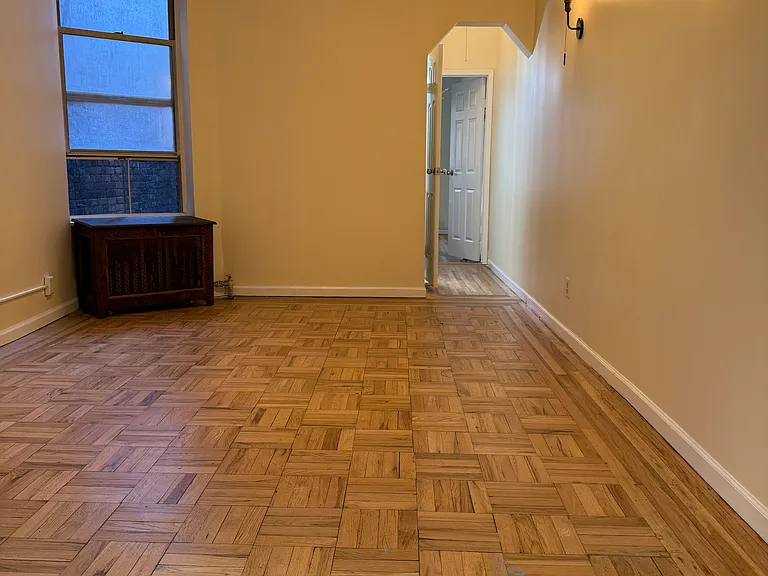 226 E 27th St #5A — Photo 2