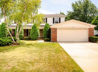 1433 E Lake Louise Dr, Palatine, IL 60074