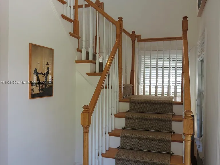 404 S Beach Rd — Photo 4