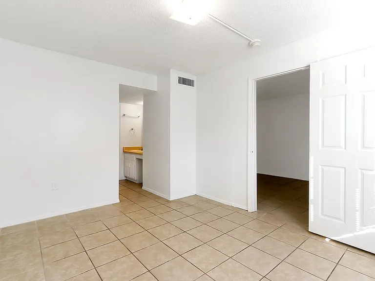 2529 Caper Ln #105 — Photo 12