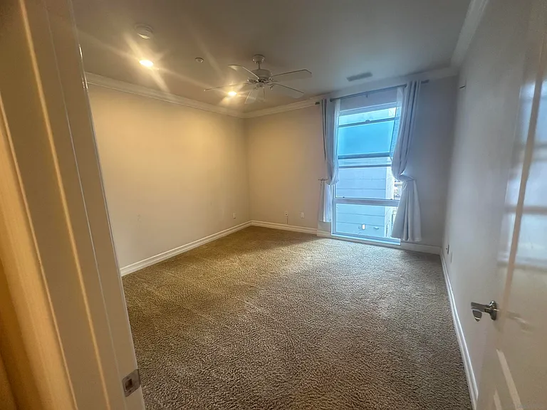 525 11th Ave #525 — Photo 3