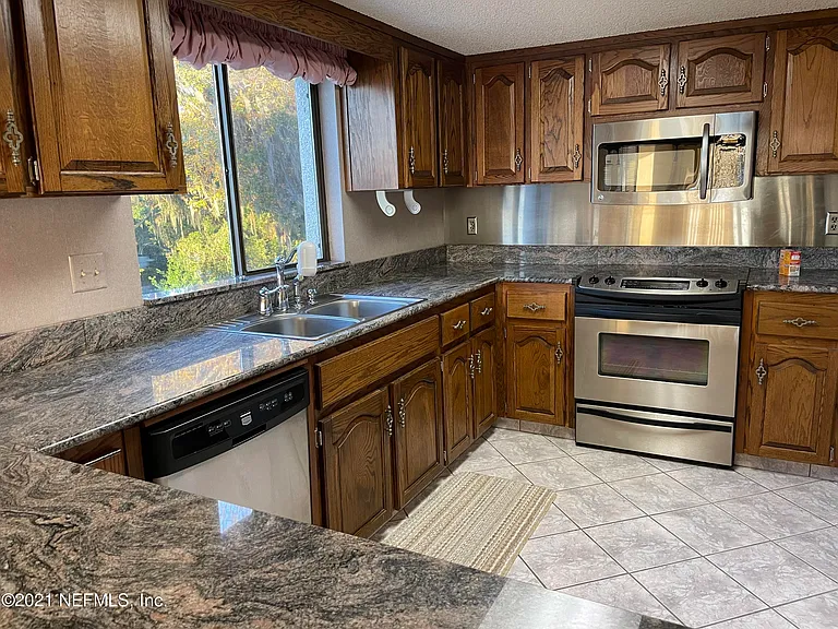 2280 Shepard St #406 — Photo 7