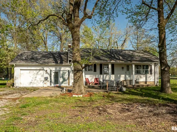 814 W 15th St, Johnston City, IL 62951