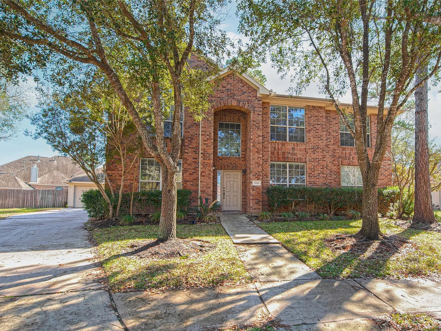 5 bed, 2.5 bath, 3493 sqft, $3,150 — Photo 1