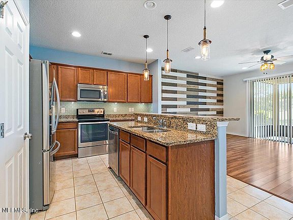5th image of 7006 COLDWATER Drive