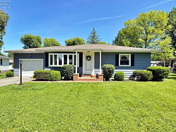 21 Parkview Dr, Tiffin, OH 44883