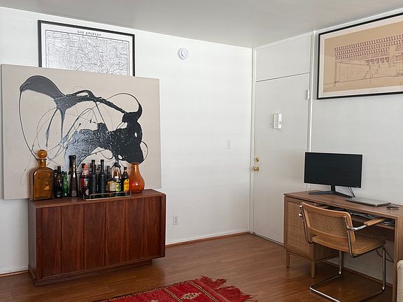 4th image of 952 Maltman Ave #10