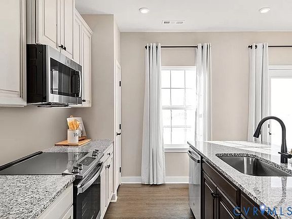 4th image of 604 Rosedown Ln