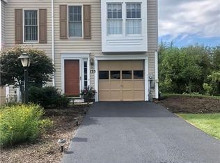 135 Westbrooke Ln, Coraopolis, PA 15108
