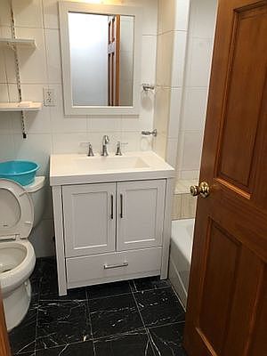 4th image of 76-32 Kneeland Ave #1