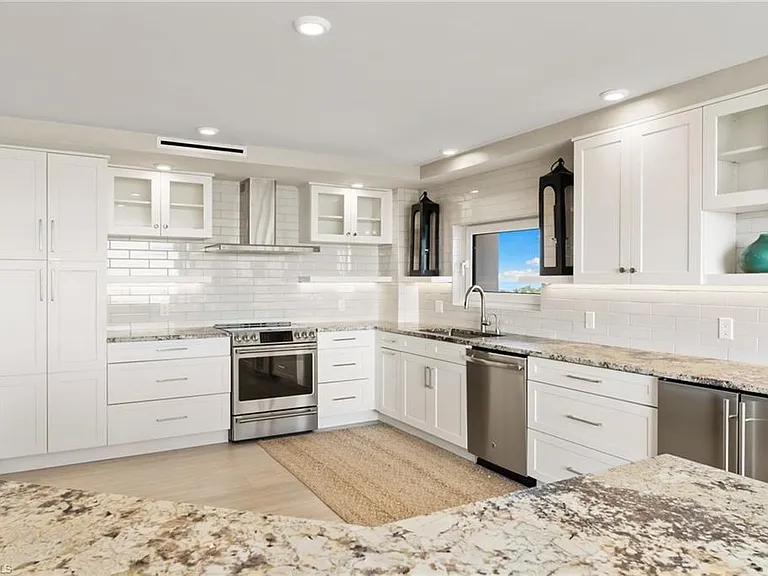 4031 Gulf Shore Blvd N #7D — Photo 23