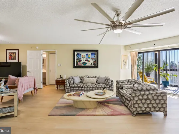 3330 N Leisure World Blvd #5-406, Silver Spring, MD 20906