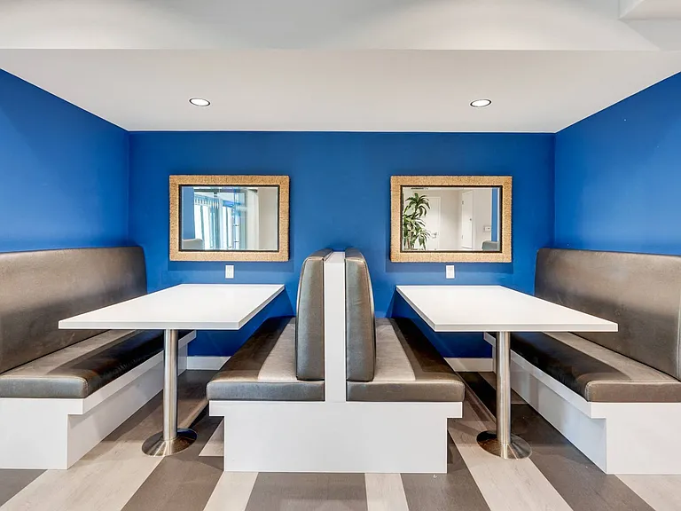 Ariva, San Diego, CA, Business Center