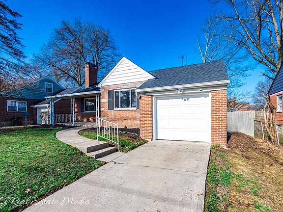 2nd image of 7815 Knollwood Ln