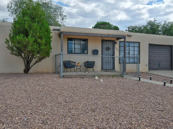 1026 Tomasita St NE, Albuquerque, NM 87112