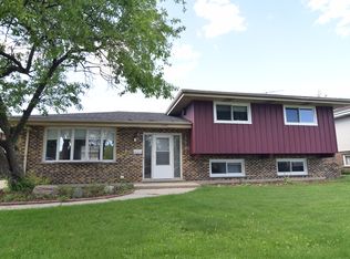 1726 W Woodland Ave, Addison, IL 60101