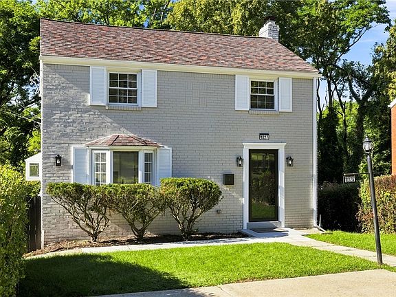 3rd image of 1227 Circle Dr