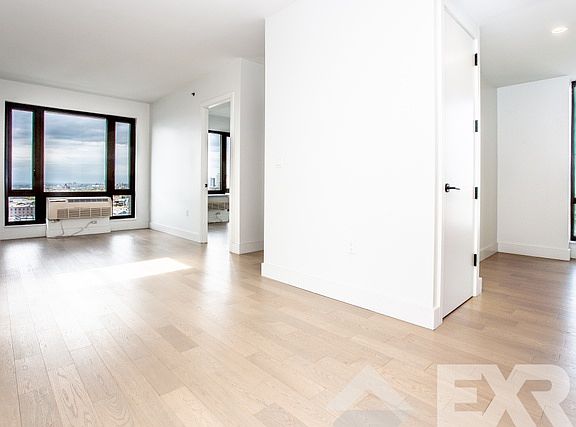 4th image of 635 4th Ave #307A